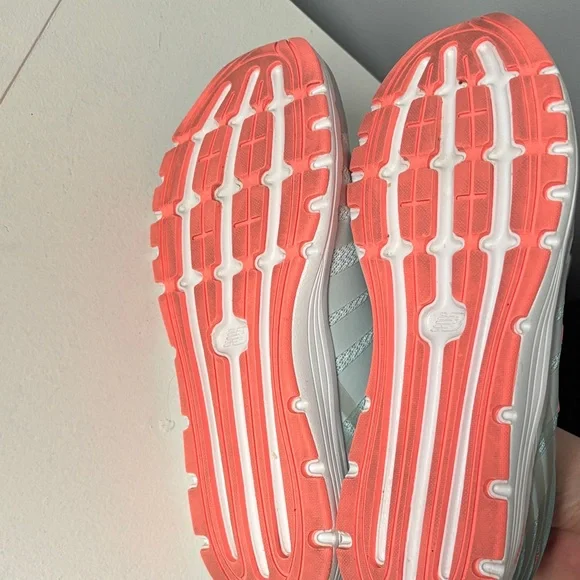 New Balance Women's Silver & Coral Athletic Sneakers with Teal Lining size 8.5 - Picture 7 of 7